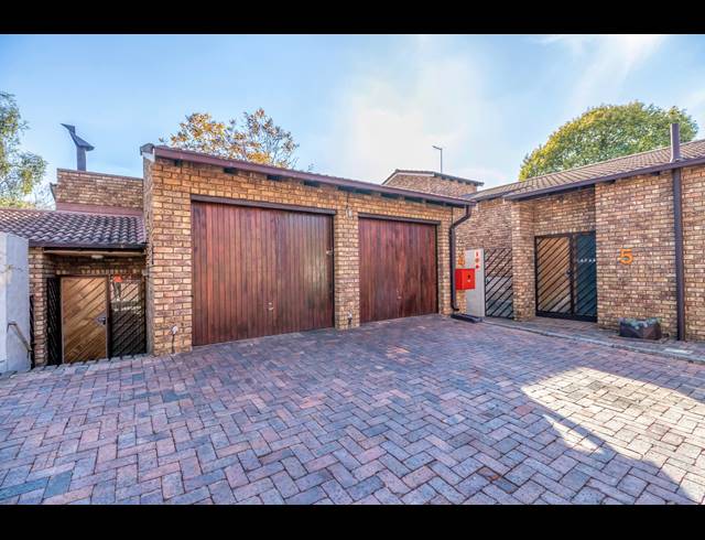 3 BEDROOM SIMPLEX SOLD IN BRYANSTON
